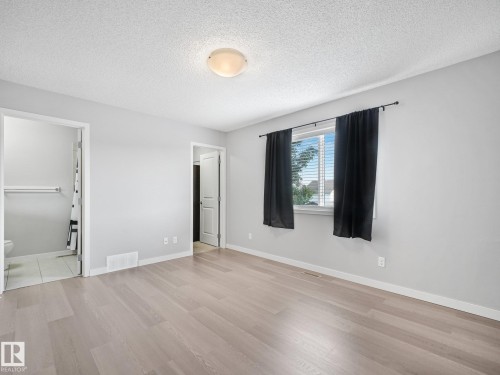 17629 60A Street Nw, Edmonton, AB - Indoor Photo Showing Other Room