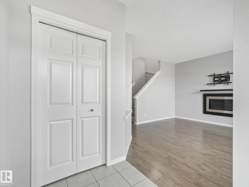 17629 60A Street Nw, Edmonton, AB - Indoor Photo Showing Other Room