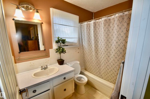4405 46A Street, St. Paul Town, AB - Indoor Photo Showing Bathroom