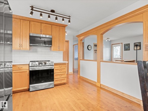 7 Camelot Avenue, Leduc, AB - Indoor Photo Showing Kitchen