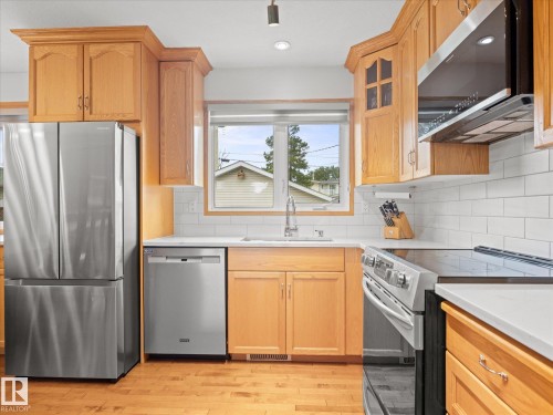 7 Camelot Avenue, Leduc, AB - Indoor Photo Showing Kitchen