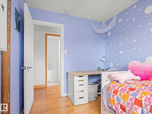 7 Camelot Avenue, Leduc, AB - Indoor Photo Showing Bedroom