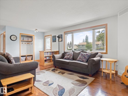 7 Camelot Avenue, Leduc, AB - Indoor Photo Showing Living Room