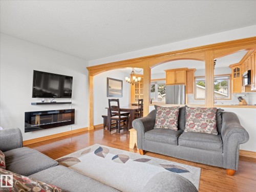 7 Camelot Avenue, Leduc, AB - Indoor Photo Showing Living Room