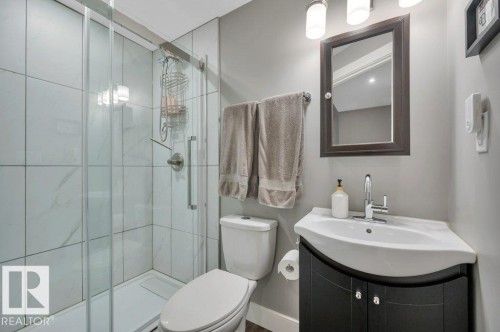 201 Westbrook Wynd, Fort Saskatchewan, AB - Indoor Photo Showing Bathroom
