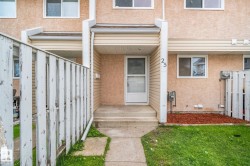16525 100 Street NW  Edmonton, AB T5X 5H4