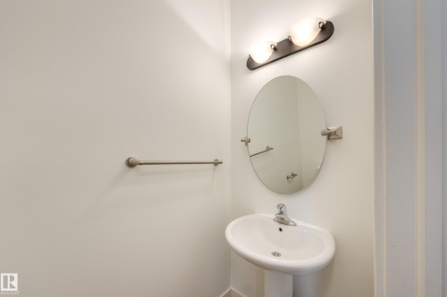 101 Sandstone Estates, Stony Plain, AB - Indoor Photo Showing Bathroom