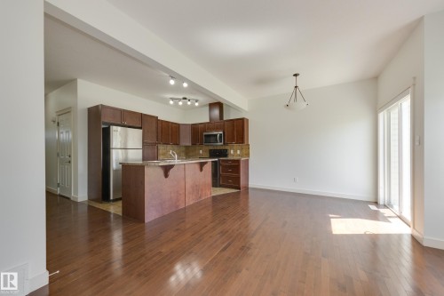 101 Sandstone Estates, Stony Plain, AB - Indoor Photo Showing Kitchen