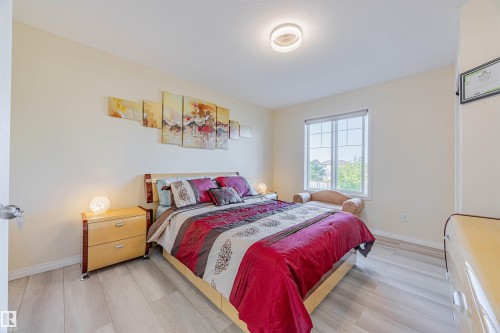 #405 178 Bridgeport Bv, Leduc, AB - Indoor Photo Showing Bedroom