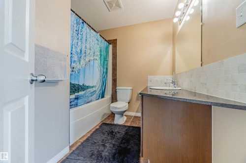 #405 178 Bridgeport Bv, Leduc, AB - Indoor Photo Showing Bathroom