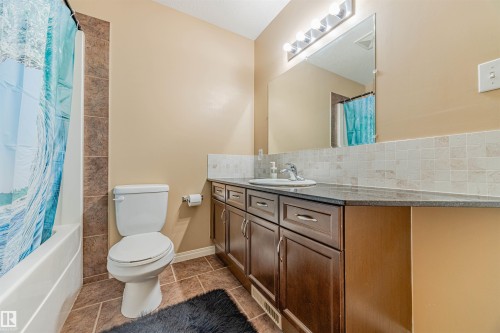 #405 178 Bridgeport Bv, Leduc, AB - Indoor Photo Showing Bathroom