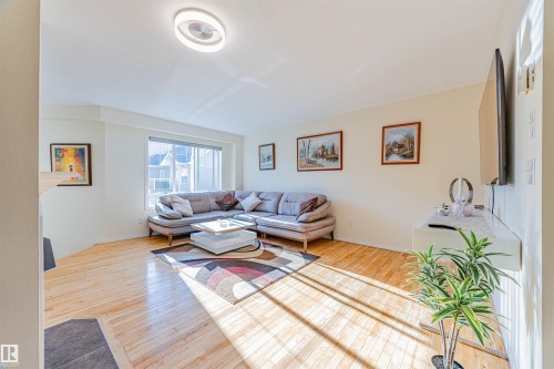 #405 178 Bridgeport Bv, Leduc, AB - Indoor Photo Showing Living Room