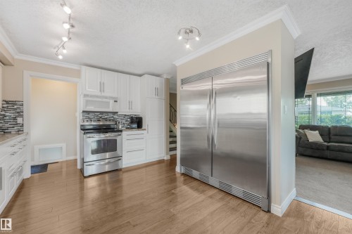 141 Camelot Avenue, Leduc, AB - Indoor Photo Showing Kitchen