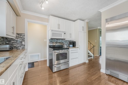 141 Camelot Avenue, Leduc, AB - Indoor Photo Showing Kitchen