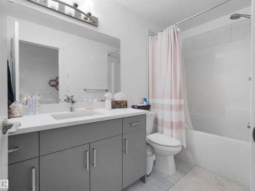 #9 7110 Keswick Common Sw, Edmonton, AB - Indoor Photo Showing Bathroom