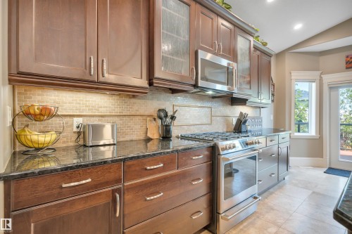 6504 37 Avenue, Beaumont, AB - Indoor Photo Showing Kitchen With Upgraded Kitchen