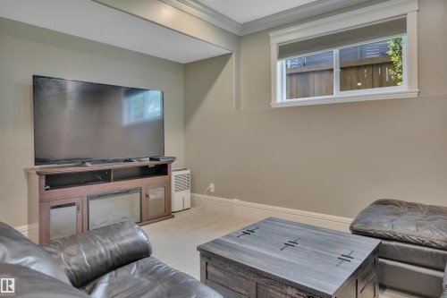 6504 37 Avenue, Beaumont, AB - Indoor Photo Showing Living Room