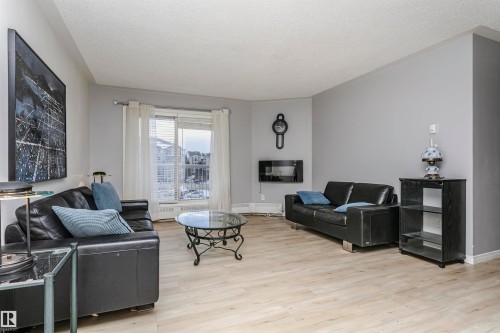 #302 5005 31 Av Nw, Edmonton, AB - Indoor Photo Showing Living Room