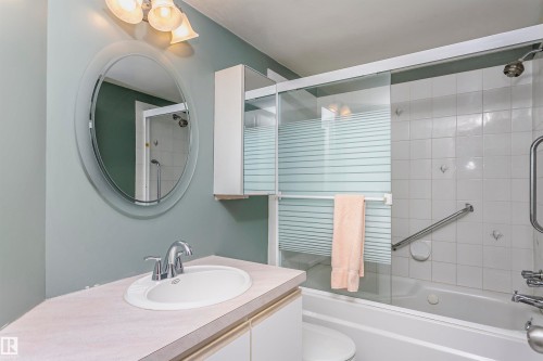 #302 5005 31 Av Nw, Edmonton, AB - Indoor Photo Showing Bathroom