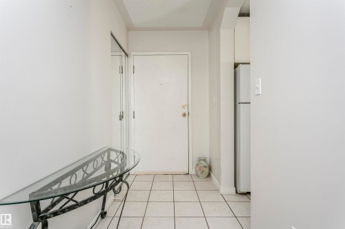 #302 5005 31 Av Nw, Edmonton, AB - Indoor Photo Showing Other Room