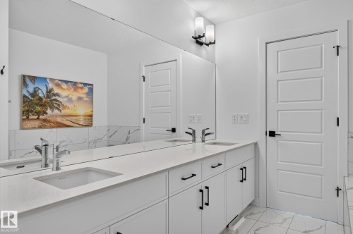 Bathroom - 23027 96 Avenue Nw, Edmonton, AB - Indoor