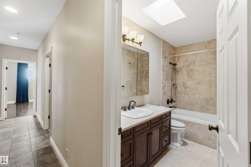 #401 10009 102 Av Nw, Edmonton, AB - Indoor Photo Showing Bathroom