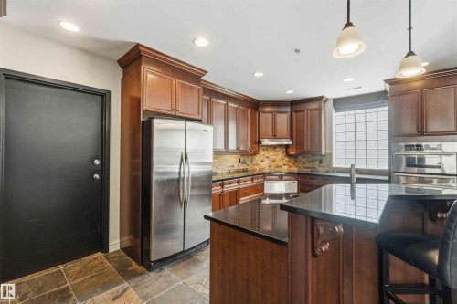 #401 10009 102 Av Nw, Edmonton, AB - Indoor Photo Showing Kitchen With Upgraded Kitchen