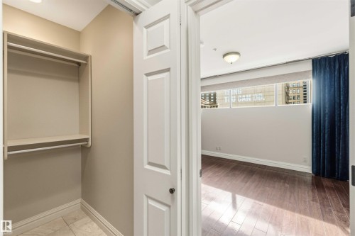 #401 10009 102 Av Nw, Edmonton, AB - Indoor