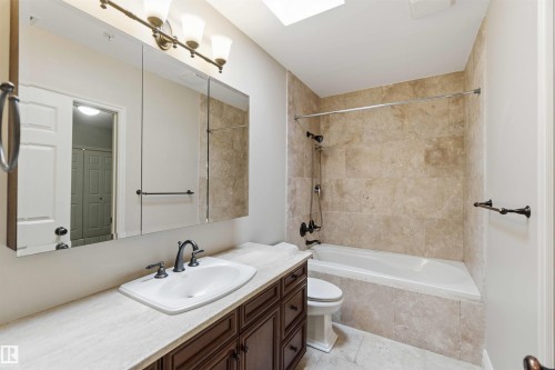 #401 10009 102 Av Nw, Edmonton, AB - Indoor Photo Showing Bathroom