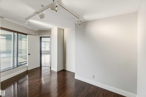 #401 10009 102 Av Nw, Edmonton, AB - Indoor Photo Showing Other Room