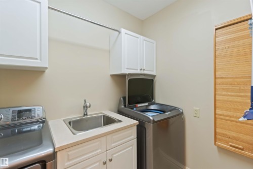 #401 10009 102 Av Nw, Edmonton, AB - Indoor Photo Showing Laundry Room