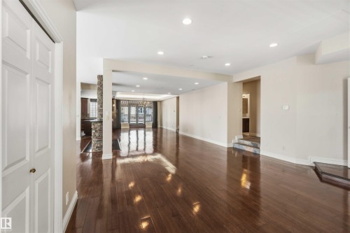 #401 10009 102 Av Nw, Edmonton, AB - Indoor Photo Showing Other Room
