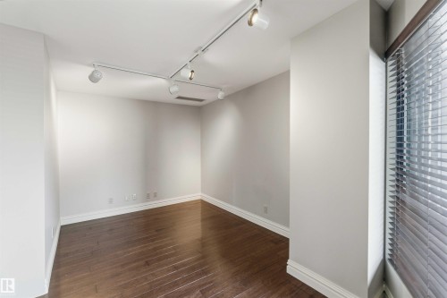 #401 10009 102 Av Nw, Edmonton, AB - Indoor Photo Showing Other Room