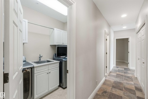 #401 10009 102 Av Nw, Edmonton, AB - Indoor Photo Showing Laundry Room