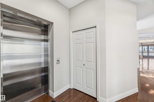 #401 10009 102 Av Nw, Edmonton, AB - Indoor Photo Showing Other Room