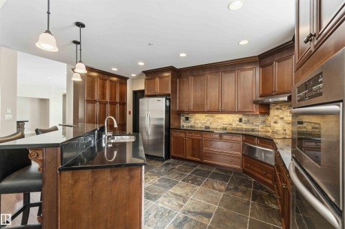 #401 10009 102 Av Nw, Edmonton, AB - Indoor Photo Showing Kitchen With Upgraded Kitchen