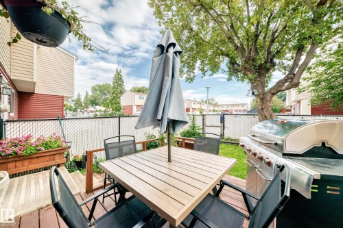 Outdoor deck with wood-finish flooring - 64 Habitat Crescent Nw, Edmonton, AB - Outdoor With Deck Patio Veranda