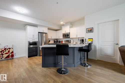 #133, 511 Queen St, Spruce Grove, AB - Indoor Photo Showing Kitchen With Upgraded Kitchen