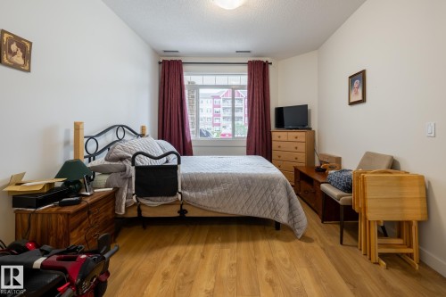 #133, 511 Queen St, Spruce Grove, AB - Indoor Photo Showing Bedroom