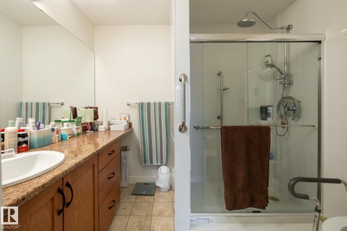 #133, 511 Queen St, Spruce Grove, AB - Indoor Photo Showing Bathroom