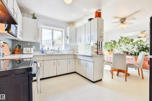 Kitchen - 3824 111B Street Nw, Edmonton, AB - Indoor Photo Showing Kitchen