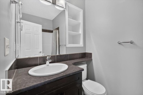 #25 6520 2 Av Sw, Edmonton, AB - Indoor Photo Showing Bathroom
