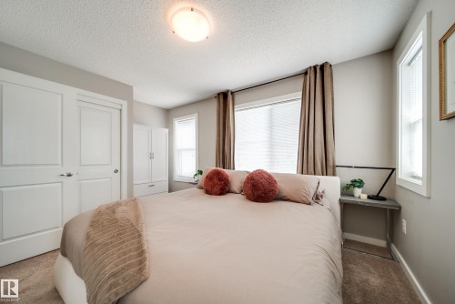 #1 2803 James Mowatt Tr Sw, Edmonton, AB - Indoor Photo Showing Bedroom