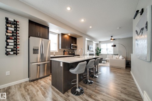 #1 2803 James Mowatt Tr Sw, Edmonton, AB - Indoor Photo Showing Kitchen With Upgraded Kitchen