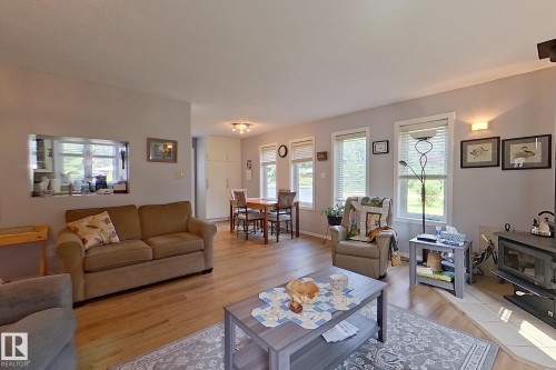 1639 Macfarlane Place, Rural Opportunity M.D., AB - Indoor Photo Showing Living Room
