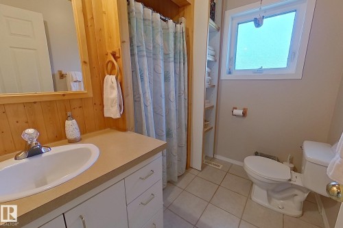 1639 Macfarlane Place, Rural Opportunity M.D., AB - Indoor Photo Showing Bathroom