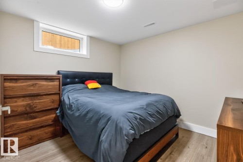 6807 101A Avenue Nw, Edmonton, AB - Indoor Photo Showing Bedroom