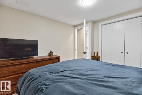 6807 101A Avenue Nw, Edmonton, AB - Indoor Photo Showing Bedroom