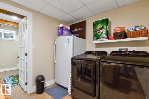6807 101A Avenue Nw, Edmonton, AB - Indoor Photo Showing Laundry Room