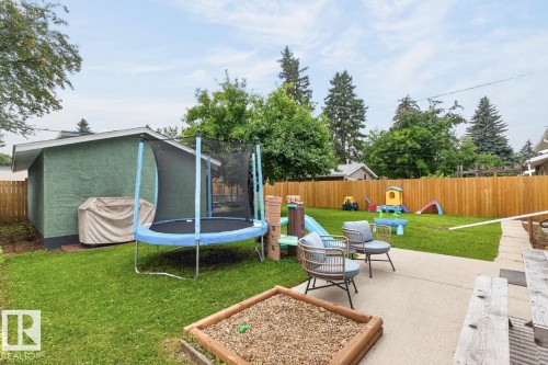 6807 101A Avenue Nw, Edmonton, AB - Outdoor